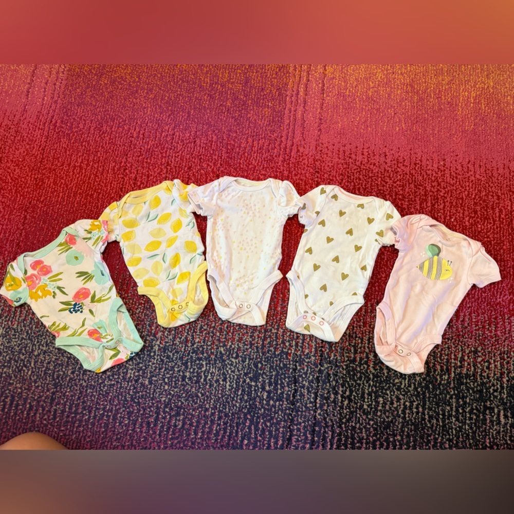 Cloud island‎ newborn onesie lot​